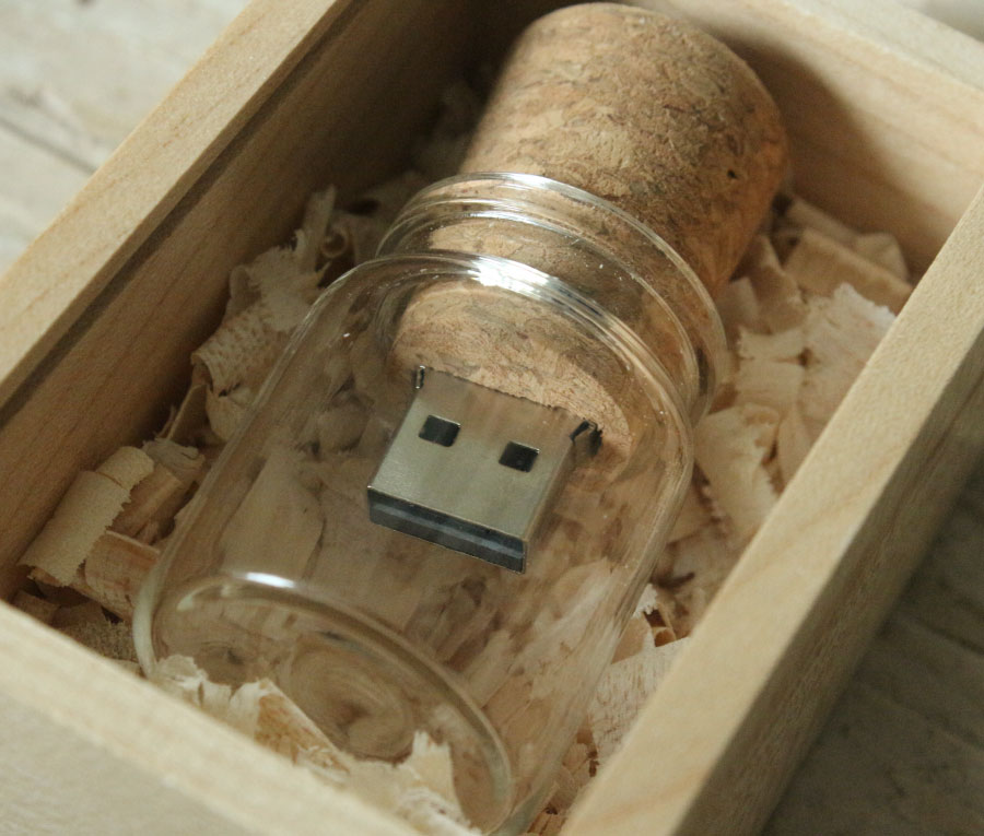 Clé Usb personnalisée avec vos plus beaux souvenirs.
