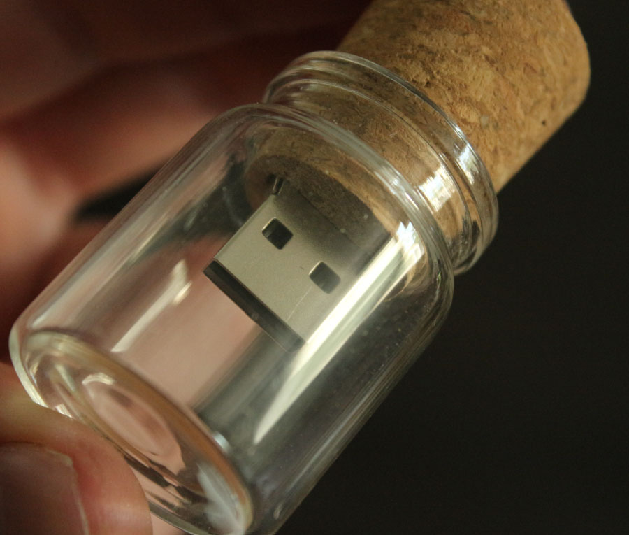 Clé Usb personnalisée avec vos plus beaux souvenirs.