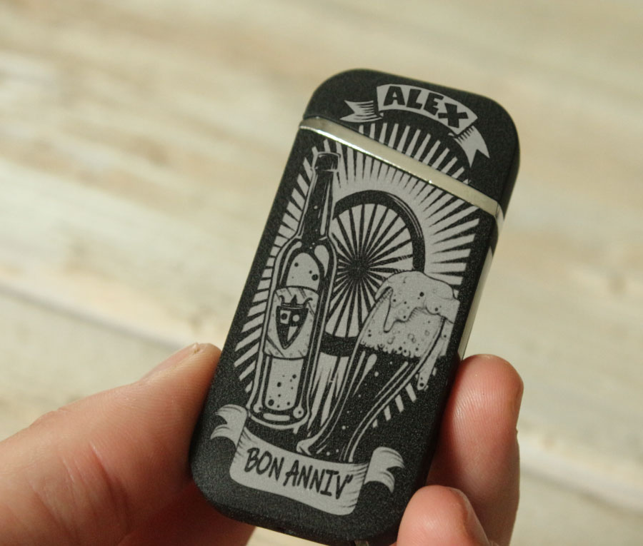Briquet USB gravé à son Nom.