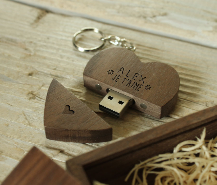 Clé Usb personnalisée avec vos plus beaux souvenirs.