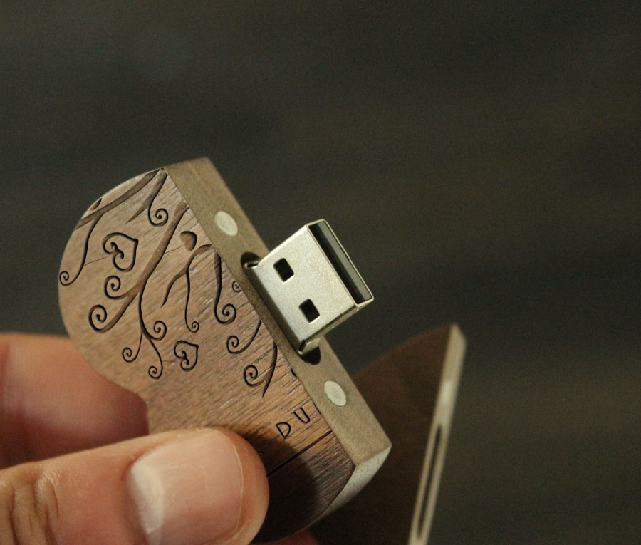 Clé Usb personnalisée avec vos plus beaux souvenirs.