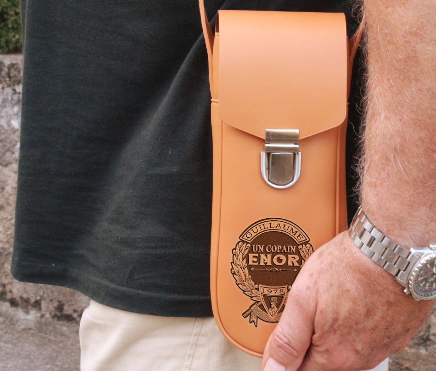 Sacoche Personnalisée pour boules de pétanque.